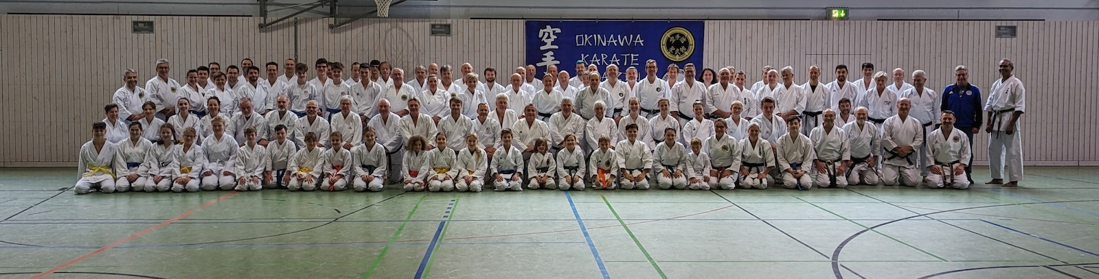 100 begeisterte Karateka beim Lehrgang des TuS Alztal Garching 