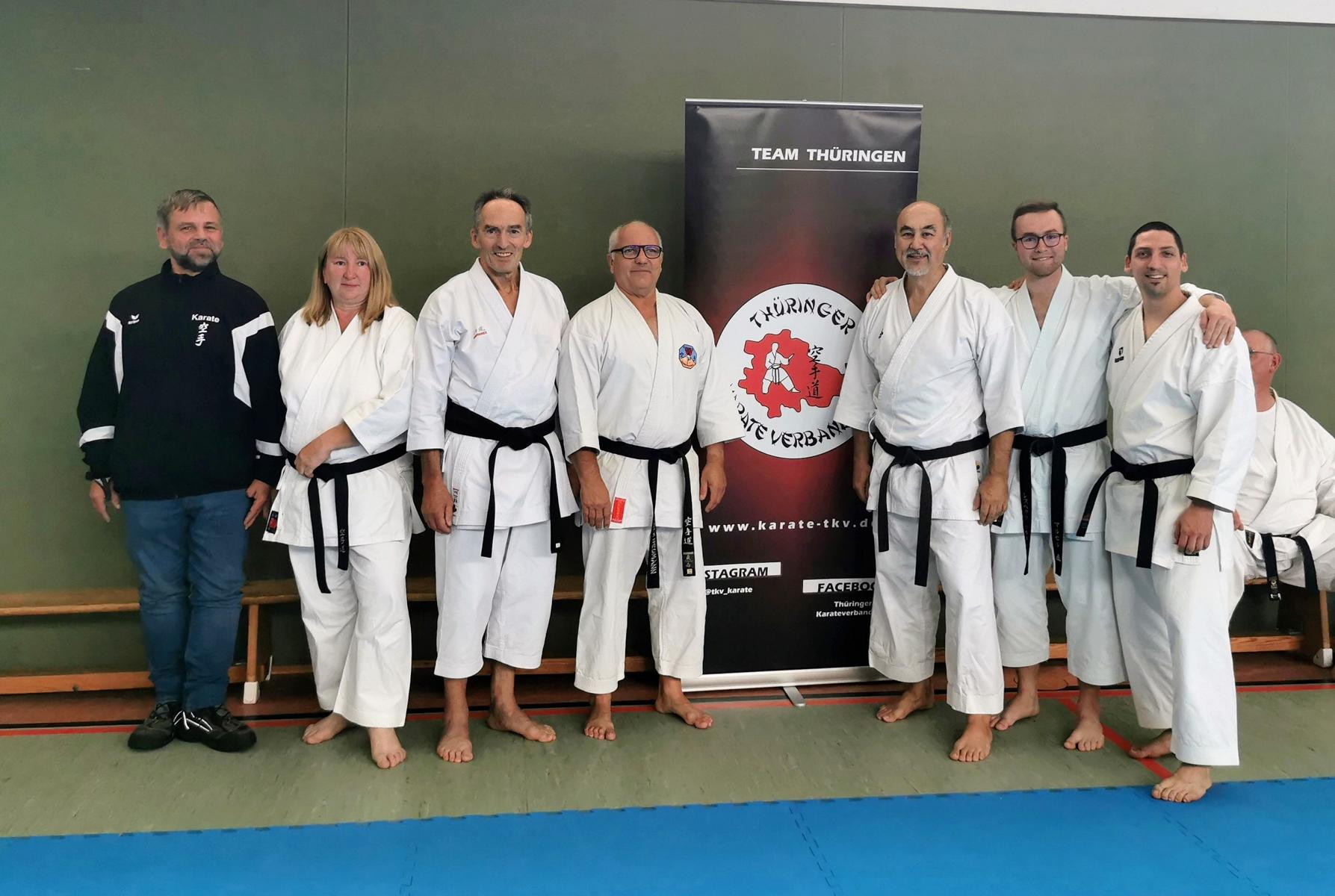 Bayerische Karateka pflegen bei 5. Dan Sha Kai freundschaftl. Verbundenheit 