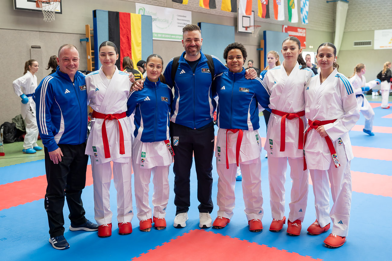 Bilder-Galerie zur Bundesliga Hinrunde // Adidas Team Bayern